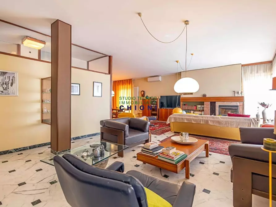 Immagine 4 di Mansarda in vendita  a Carrara