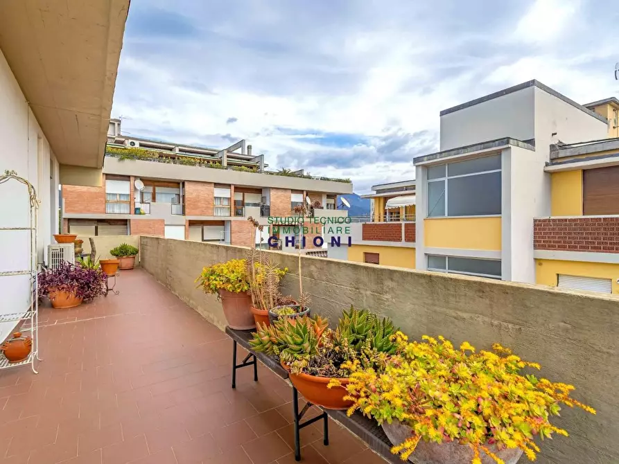 Immagine 39 di Mansarda in vendita  a Carrara