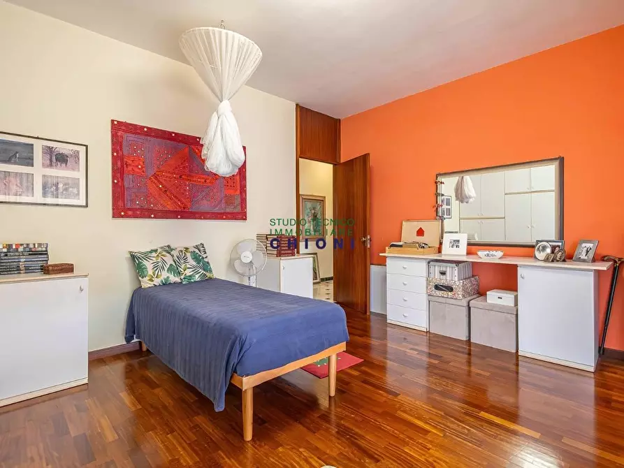 Immagine 31 di Mansarda in vendita  a Carrara