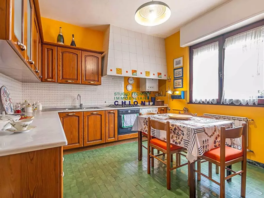 Immagine 35 di Mansarda in vendita  a Carrara