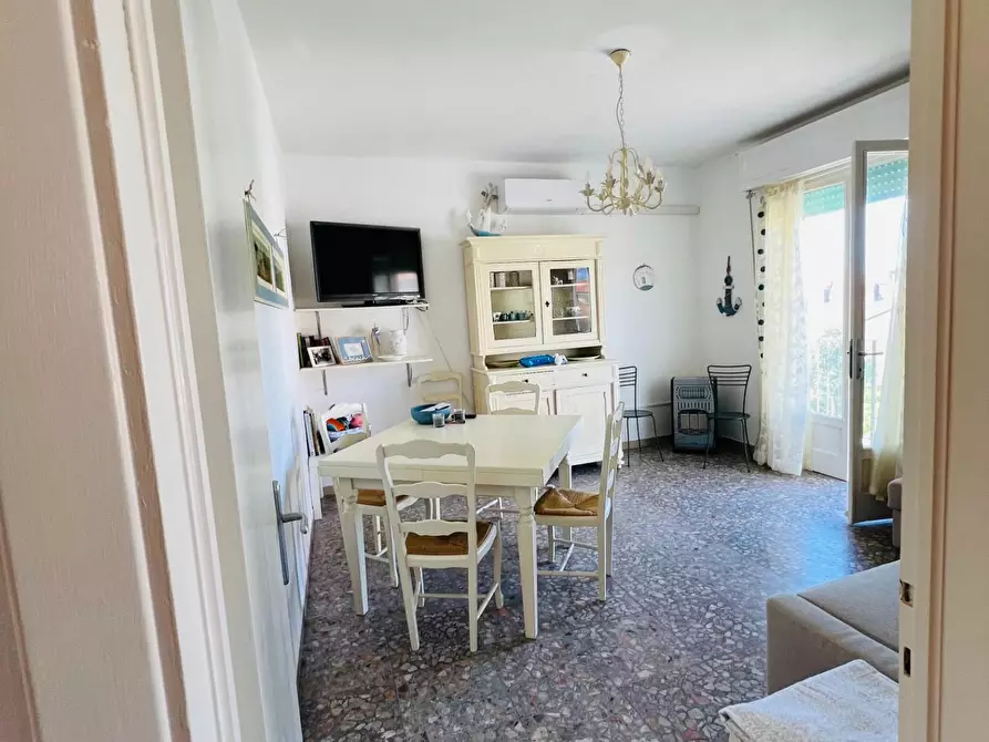 Immagine 2 di Appartamento in vendita  a Cecina