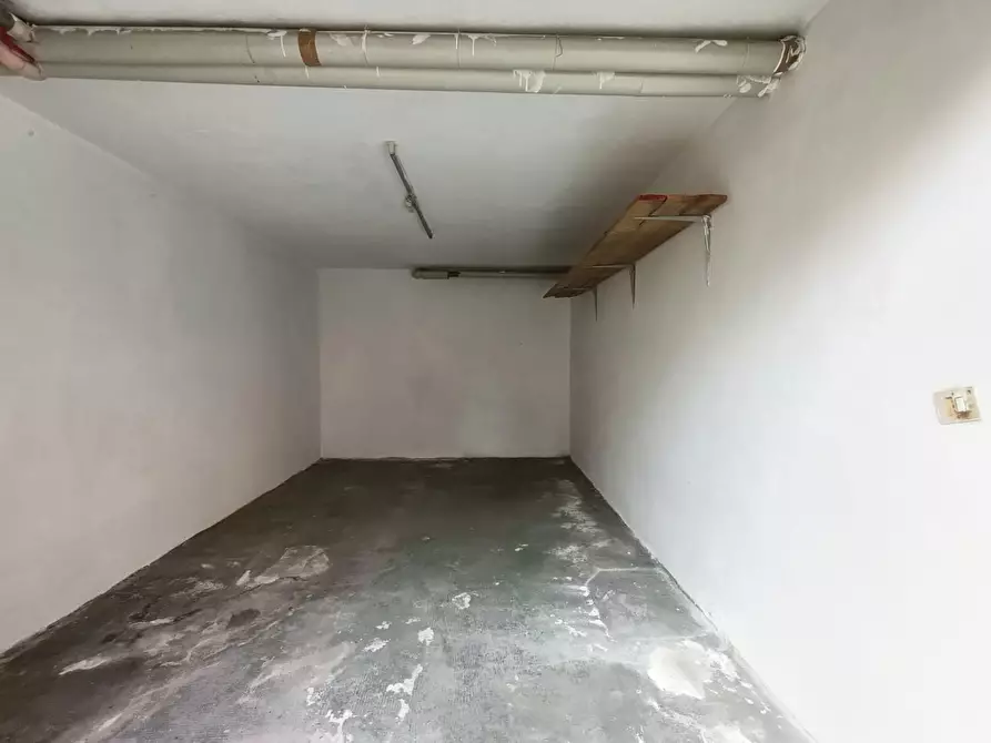 Immagine 2 di Garage in affitto  a Pisa