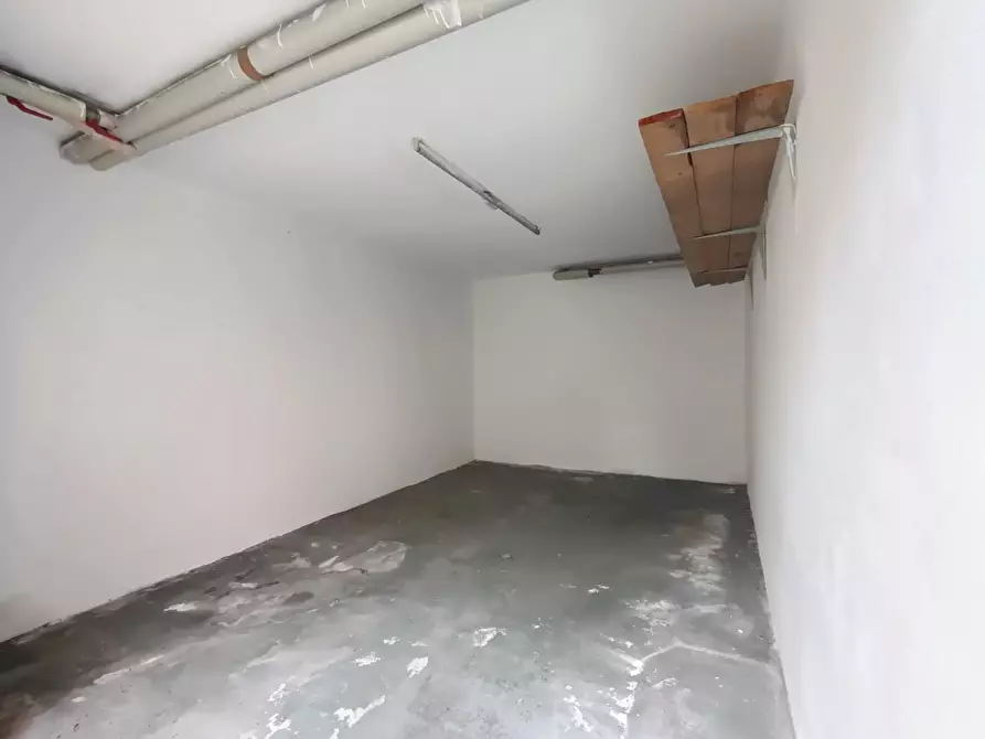 Immagine 1 di Garage in affitto  a Pisa