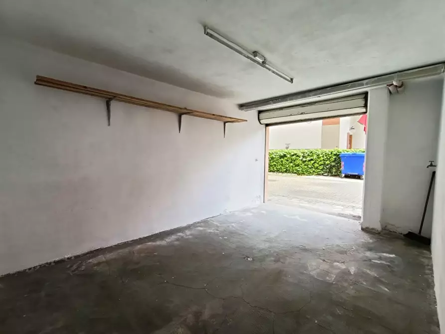 Immagine 5 di Garage in affitto  a Pisa