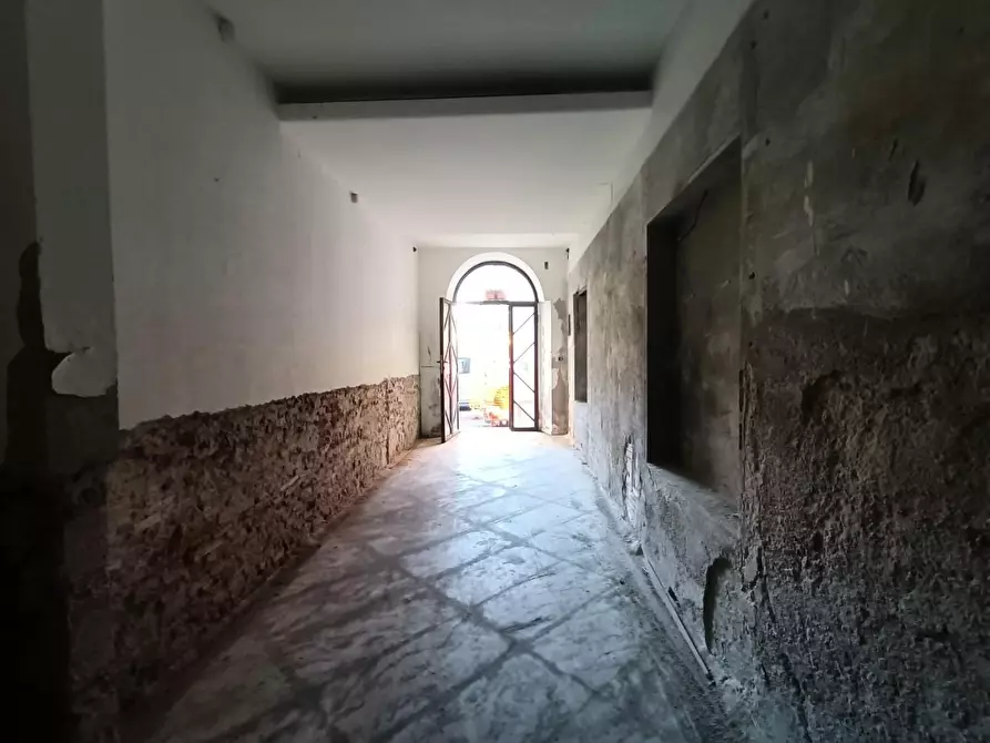 Immagine 2 di Laboratorio in vendita  a Pisa