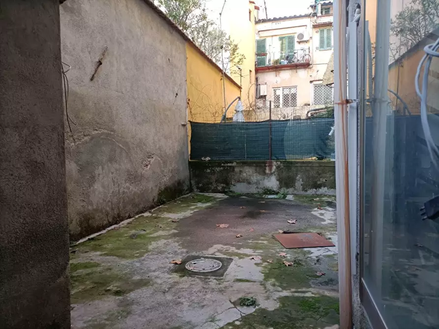 Immagine 16 di Laboratorio in vendita  a Pisa