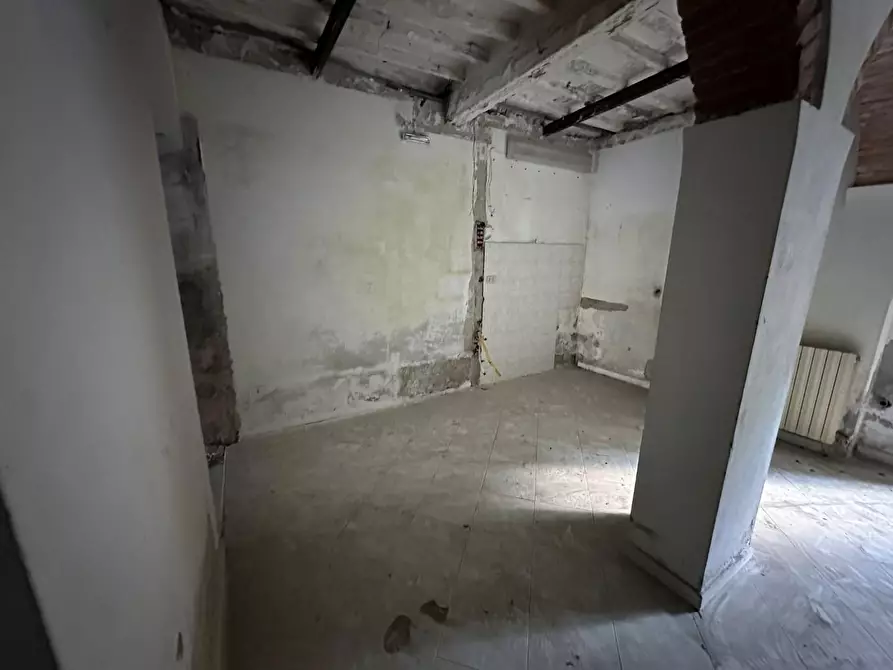 Immagine 14 di Laboratorio in vendita  a Pisa