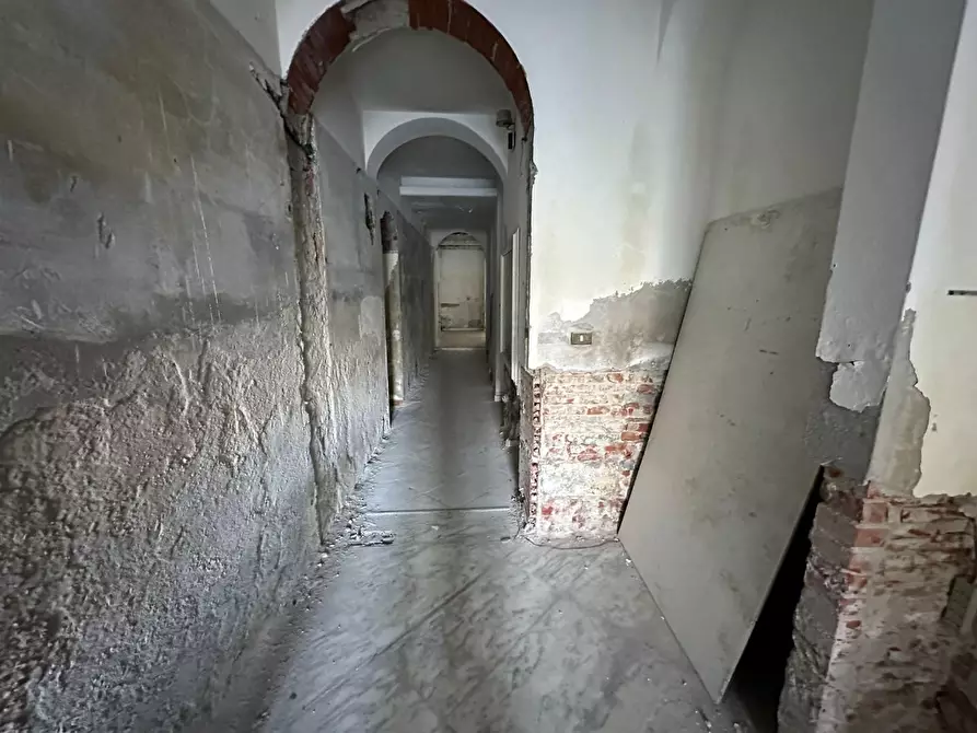 Immagine 11 di Laboratorio in vendita  a Pisa