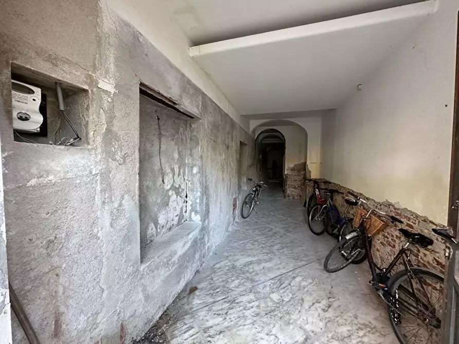 Immagine 12 di Laboratorio in vendita  a Pisa