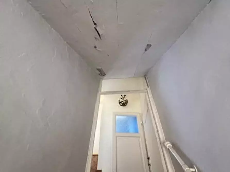 Immagine 5 di Villetta a schiera in vendita  a Camaiore