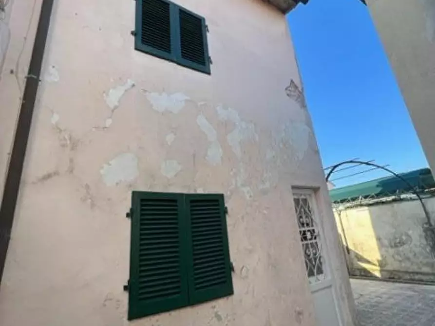 Immagine 10 di Villetta a schiera in vendita  a Camaiore