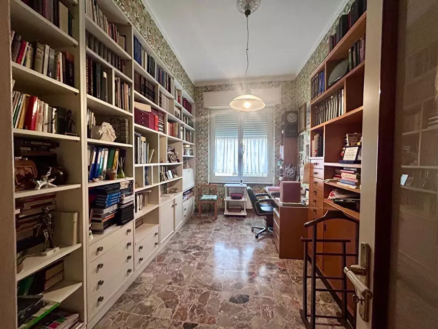 Immagine 12 di Appartamento in vendita  a Aulla