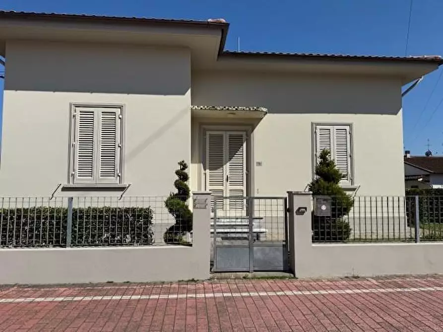 Immagine 1 di Villa in vendita  a San Miniato