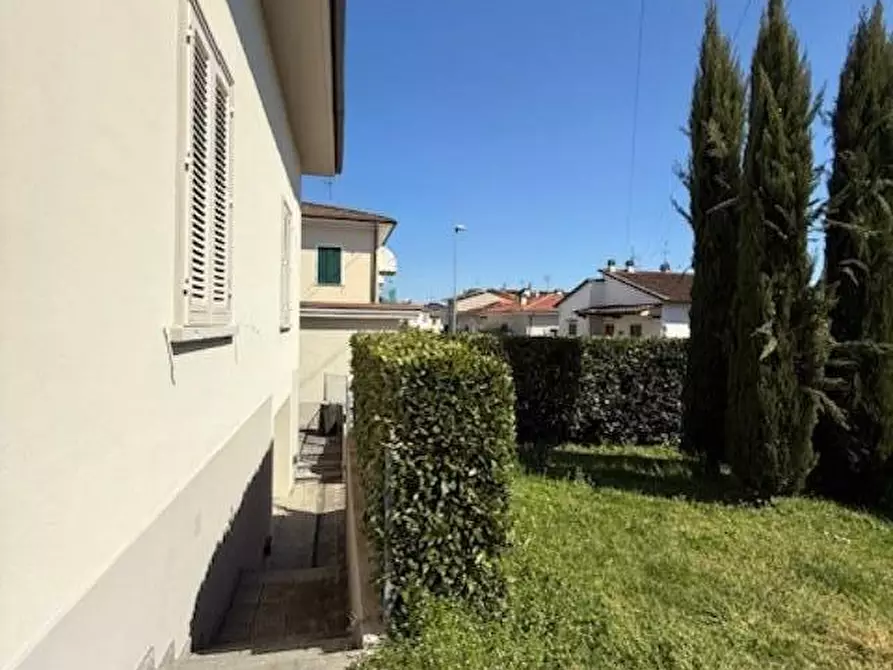 Immagine 5 di Villa in vendita  a San Miniato