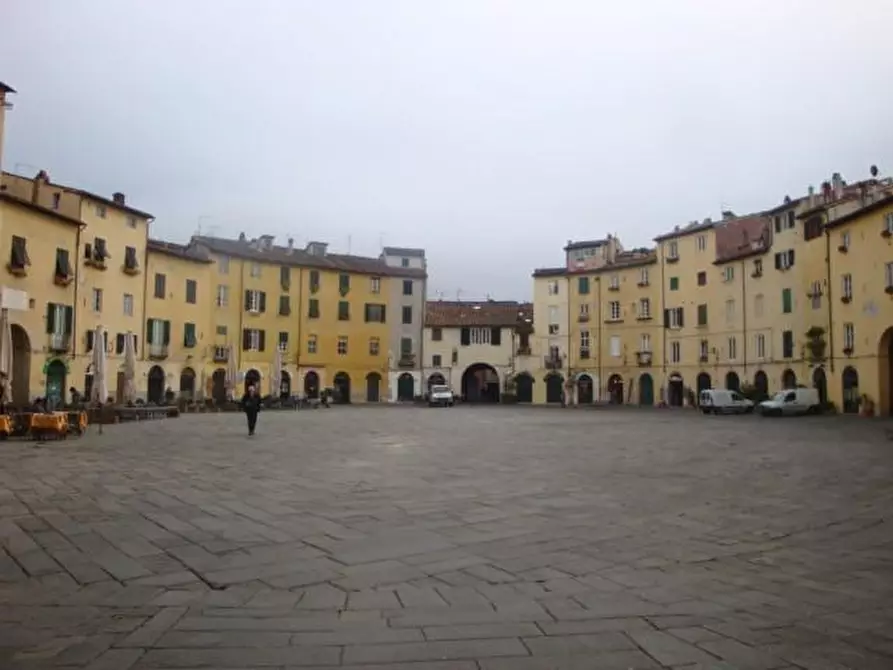Immagine 3 di Bar / Ristorante in vendita  a Lucca