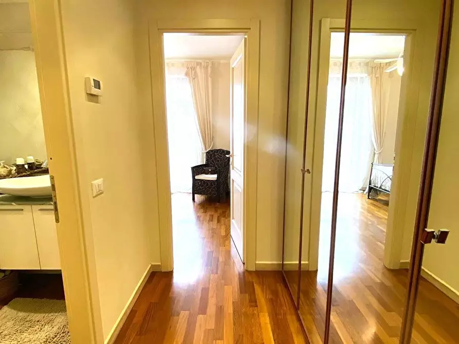 Immagine 5 di Appartamento in vendita  a Massa
