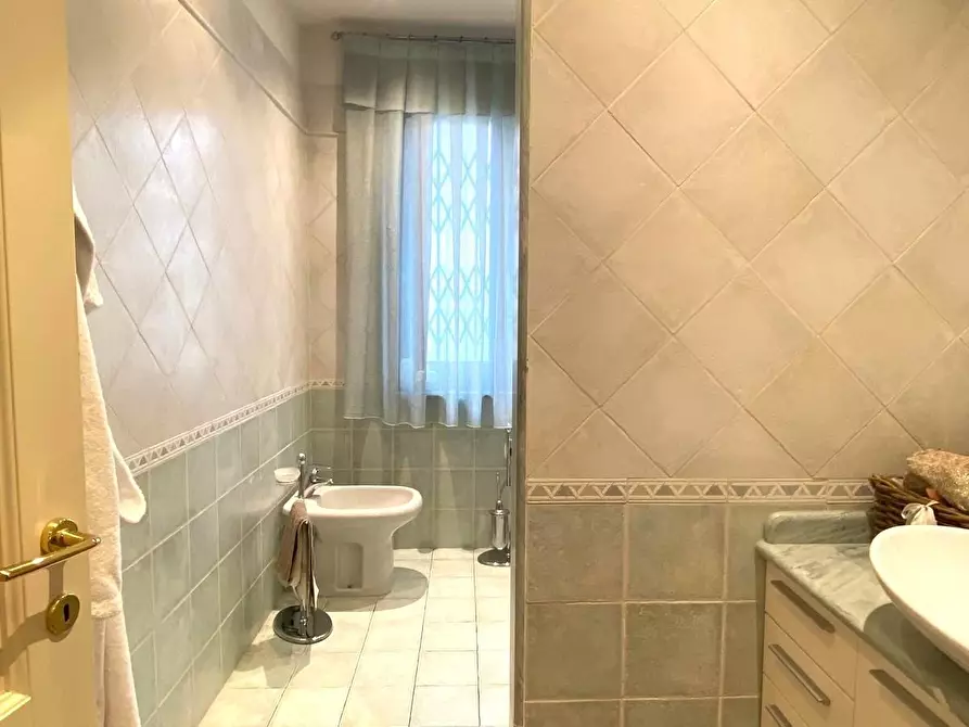 Immagine 8 di Appartamento in vendita  a Massa