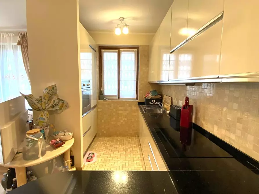 Immagine 18 di Appartamento in vendita  a Massa