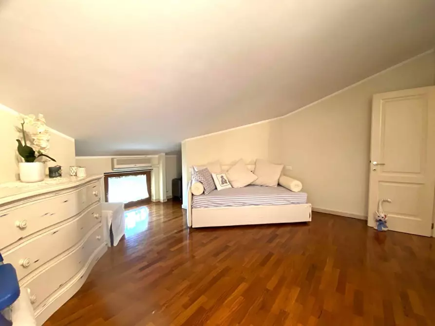 Immagine 13 di Appartamento in vendita  a Massa