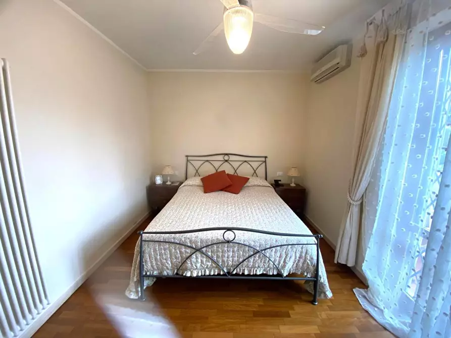 Immagine 6 di Appartamento in vendita  a Massa