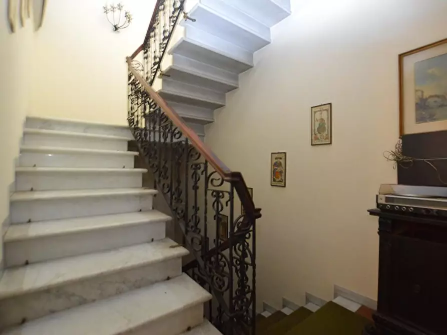 Immagine 19 di Villa in vendita  a Lucca