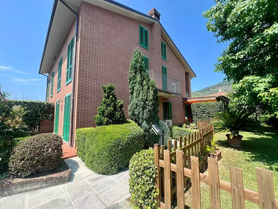 Immagine 19 di Villetta a schiera in vendita  a Calci