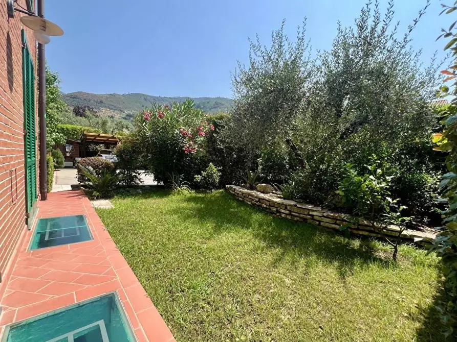 Immagine 35 di Villetta a schiera in vendita  a Calci