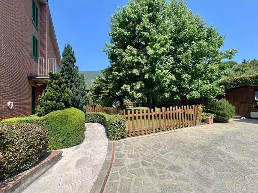 Immagine 25 di Villetta a schiera in vendita  a Calci