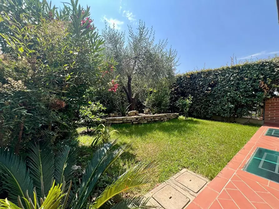 Immagine 63 di Villetta a schiera in vendita  a Calci