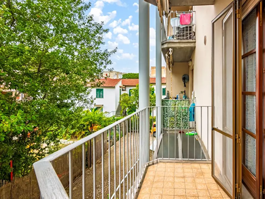 Immagine 12 di Appartamento in vendita  a Pisa