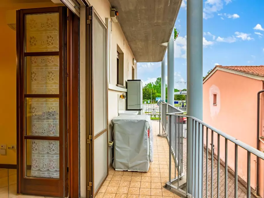 Immagine 11 di Appartamento in vendita  a Pisa