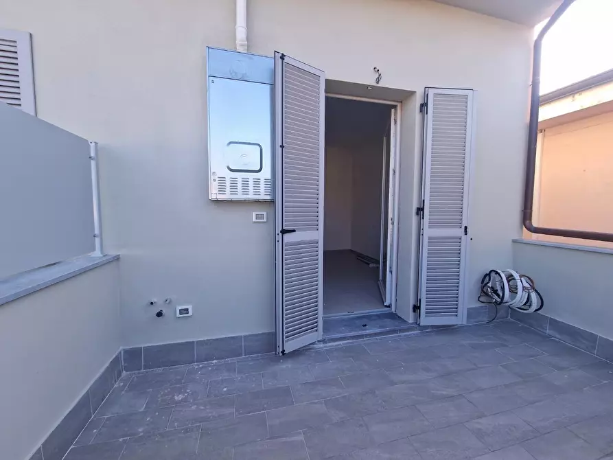 Immagine 17 di Villetta a schiera in vendita  a Carrara