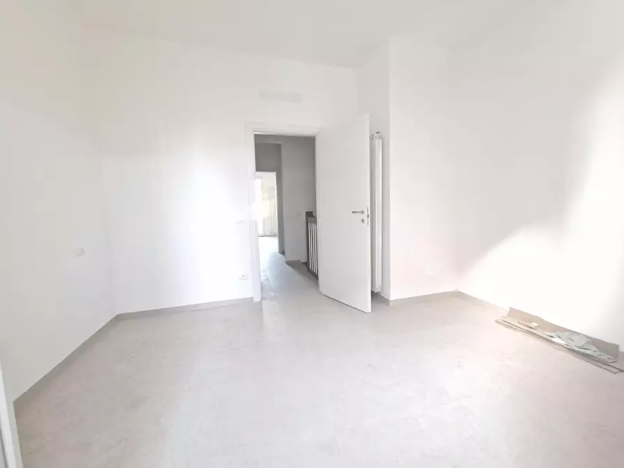 Immagine 10 di Villetta a schiera in vendita  a Carrara