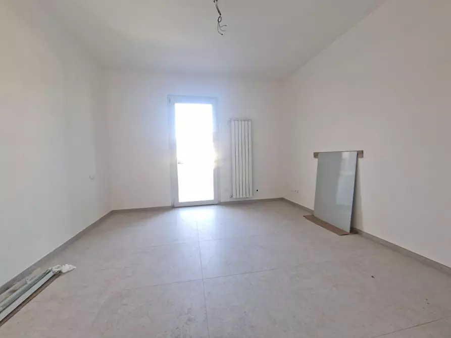 Immagine 15 di Villetta a schiera in vendita  a Carrara