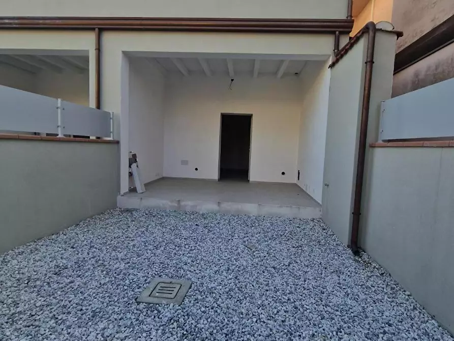 Immagine 5 di Villetta a schiera in vendita  a Carrara