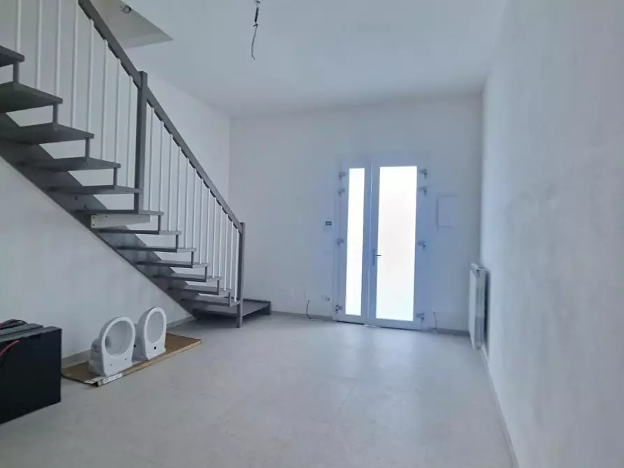 Immagine 8 di Villetta a schiera in vendita  a Carrara