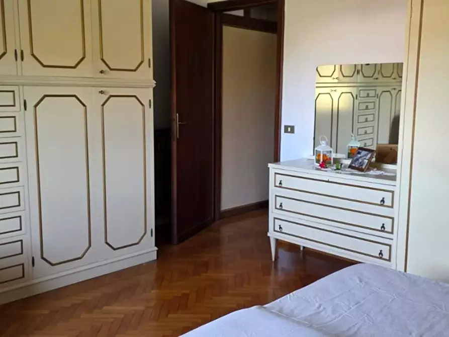 Immagine 10 di Villa in vendita  a Viareggio