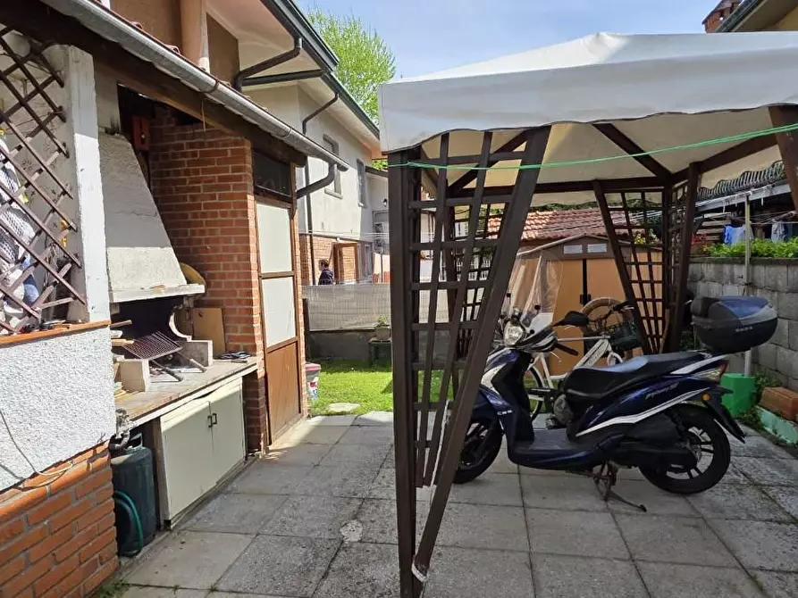 Immagine 17 di Villa in vendita  a Viareggio