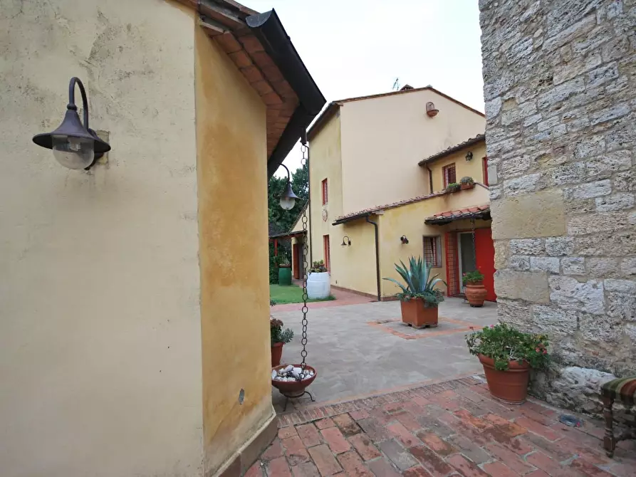 Immagine 12 di Casa colonica in vendita  a Casciana Terme Lari