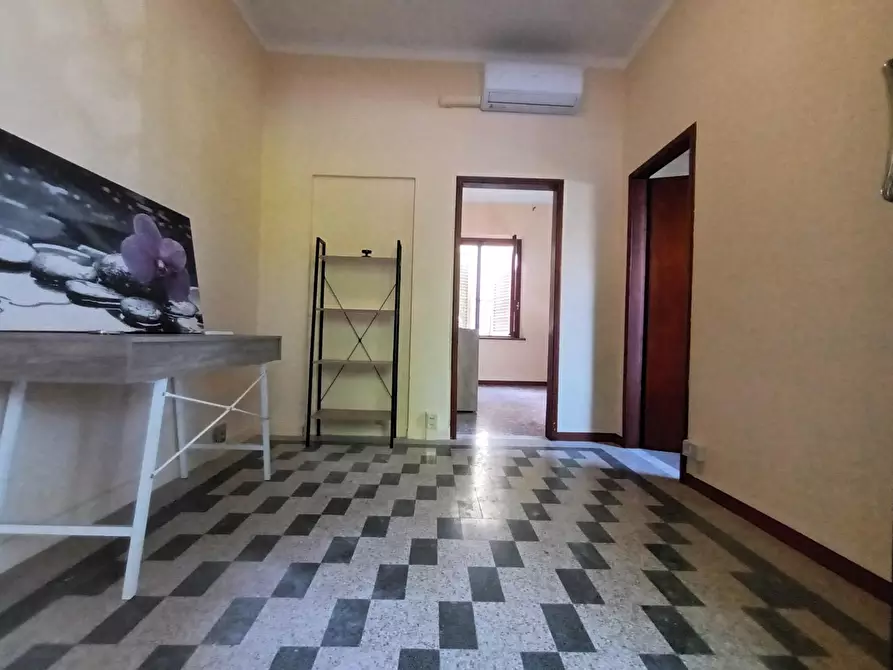 Immagine 17 di Ufficio in affitto  a Lucca