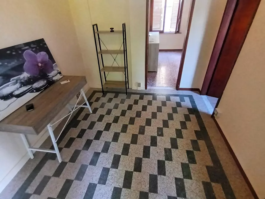 Immagine 16 di Ufficio in affitto  a Lucca