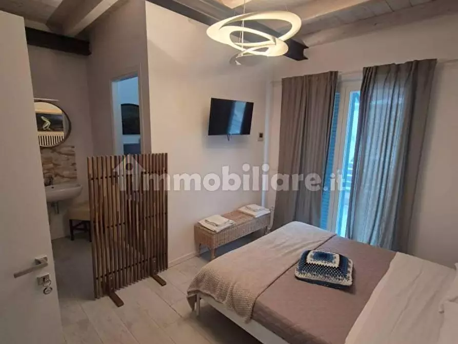 Immagine 6 di Casa bifamiliare in vendita  a Massa