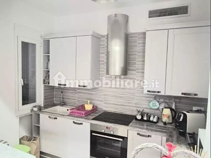 Immagine 4 di Casa bifamiliare in vendita  a Massa