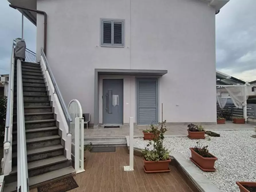 Immagine 17 di Casa bifamiliare in vendita  a Massa