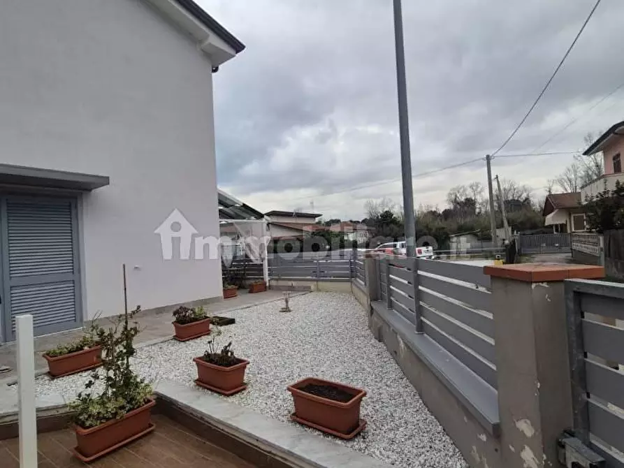 Immagine 18 di Casa bifamiliare in vendita  a Massa