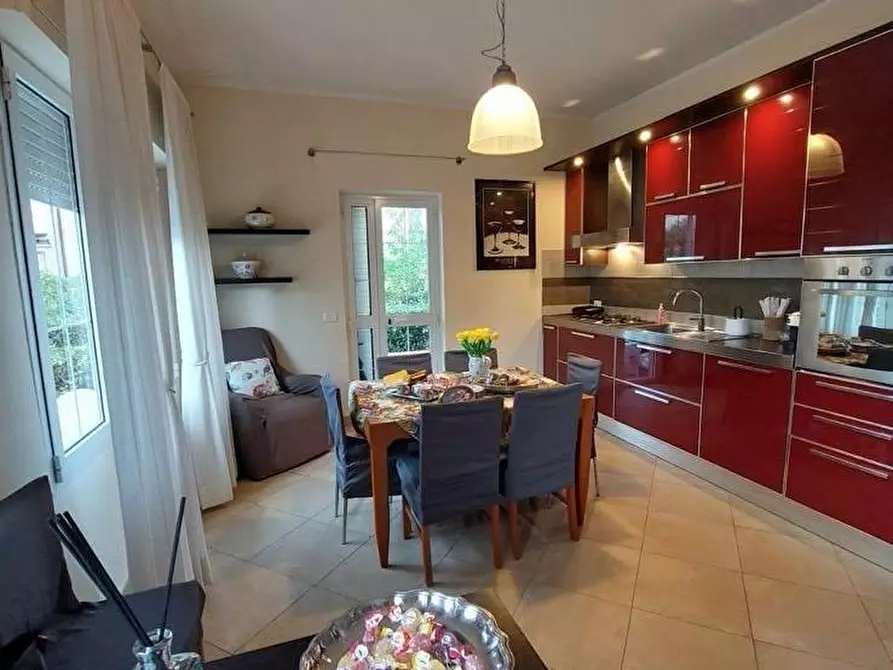 Immagine 1 di Appartamento in vendita  a Camaiore