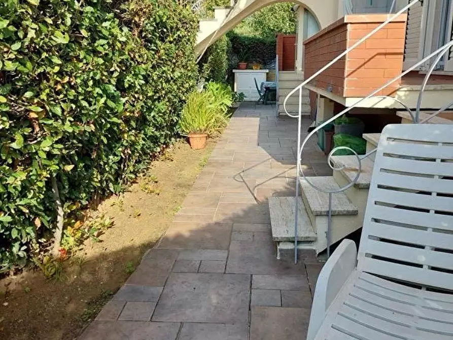 Immagine 2 di Appartamento in vendita  a Camaiore