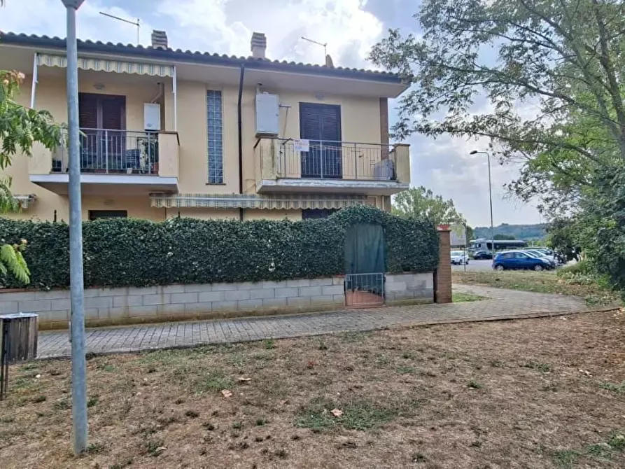 Immagine 44 di Villetta a schiera in vendita  a Terricciola