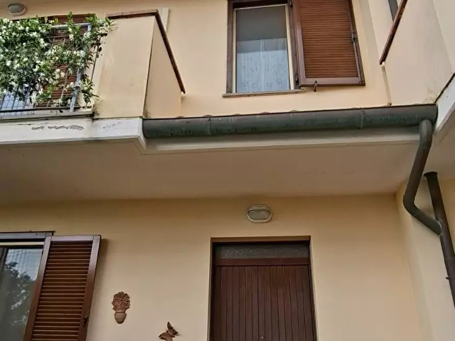 Immagine 42 di Villetta a schiera in vendita  a Terricciola