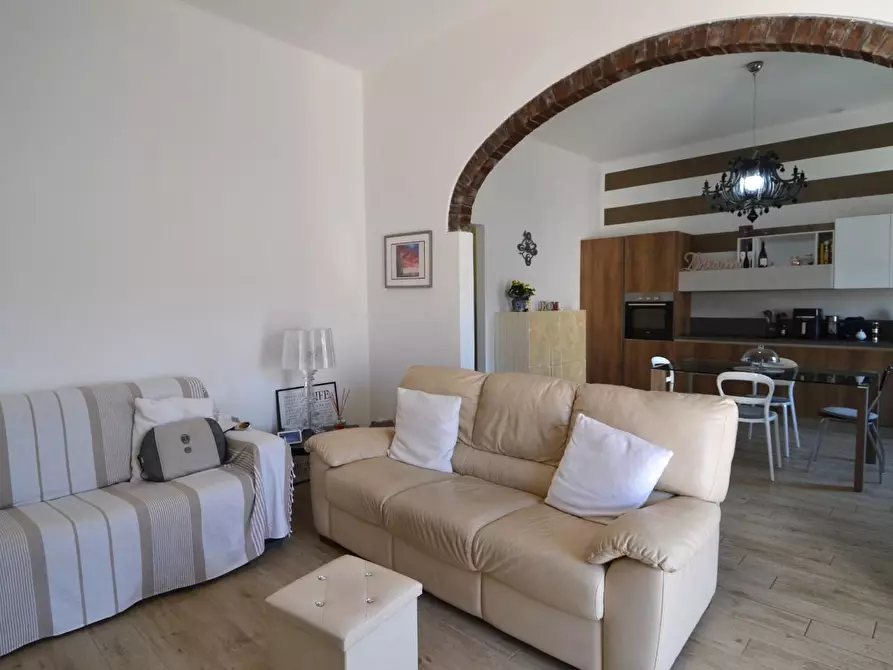 Immagine 2 di Appartamento in vendita  a Campiglia Marittima